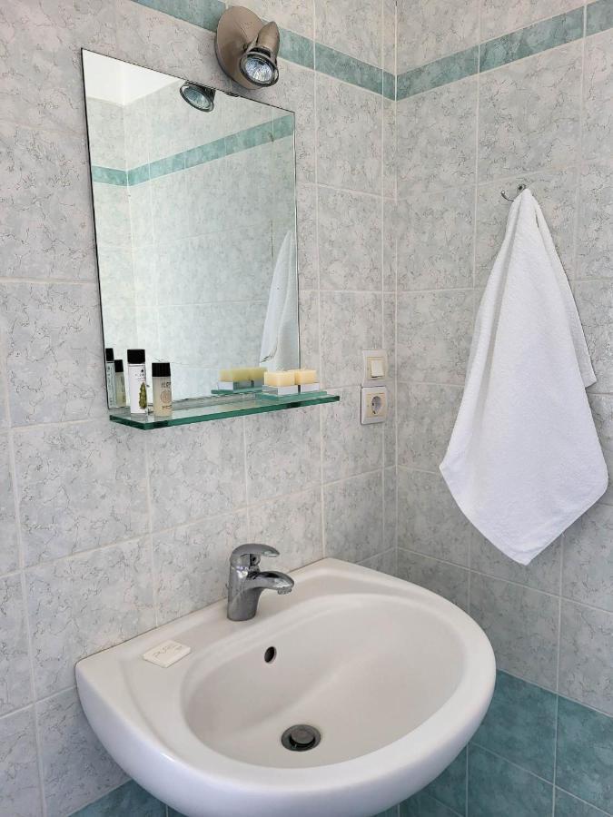 Vive Mare Hotel Sarande Ngoại thất bức ảnh